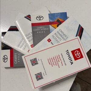 Toyota Camry Owner's Manual & Warranty Guide Set - White